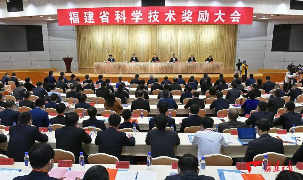 浴室人妻的情欲hd三级